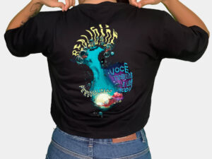 CAMISETA CROPPED PEIXES: SONHADOR DA REALIDADE